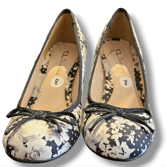 Black and white floral pumps - Picture 2 of 6